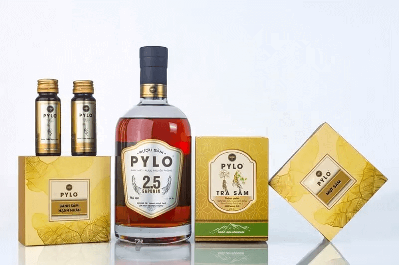 Sự kết hợp giữa nước sâm, rượu, trà, bánh và mứt giúp PyLo Phú Quý trở thành món quà tết doanh nghiệp 2022 hoàn hảo