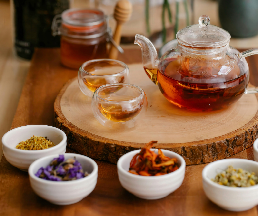 Uống trà thảo mộc khi nào để đạt hiệu quả cao nhất không chỉ nằm ở việc chọn đúng khung giờ, mà còn ở sự thấu hiểu cơ thể.